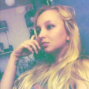 Meet your Posher, Ayla